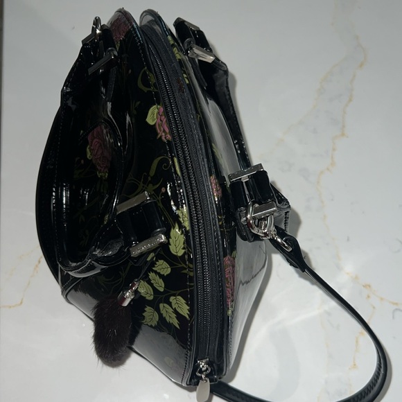 BRAVO Beverly Hills Collection Genuine Leather    Color:  black and green - Picture 8 of 15